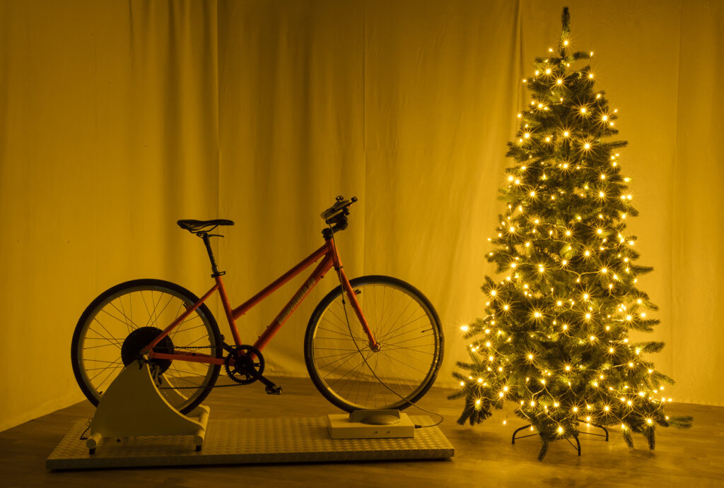 WEIHNACHTSBAUM oder DEKOBELEUCHTUNG - Licht durch Muskelkraft mit unserem Energy Bike