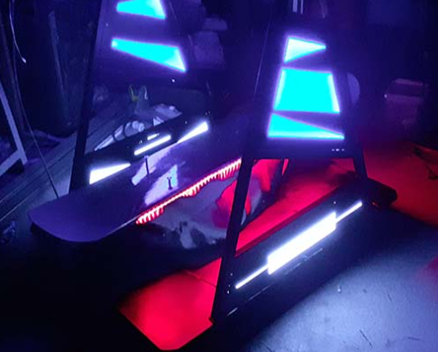 VIRTUAL REALITY SNOWBOARD SIMULATOR VIRTUAL REALITY SNOWBOARD SIMULATOR